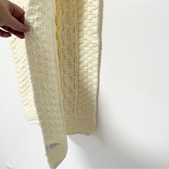 NWT Jingles & Joy Ivory Cream Knit Sweater Like Table Runner 6’ Christmas - Picture 3 of 7
